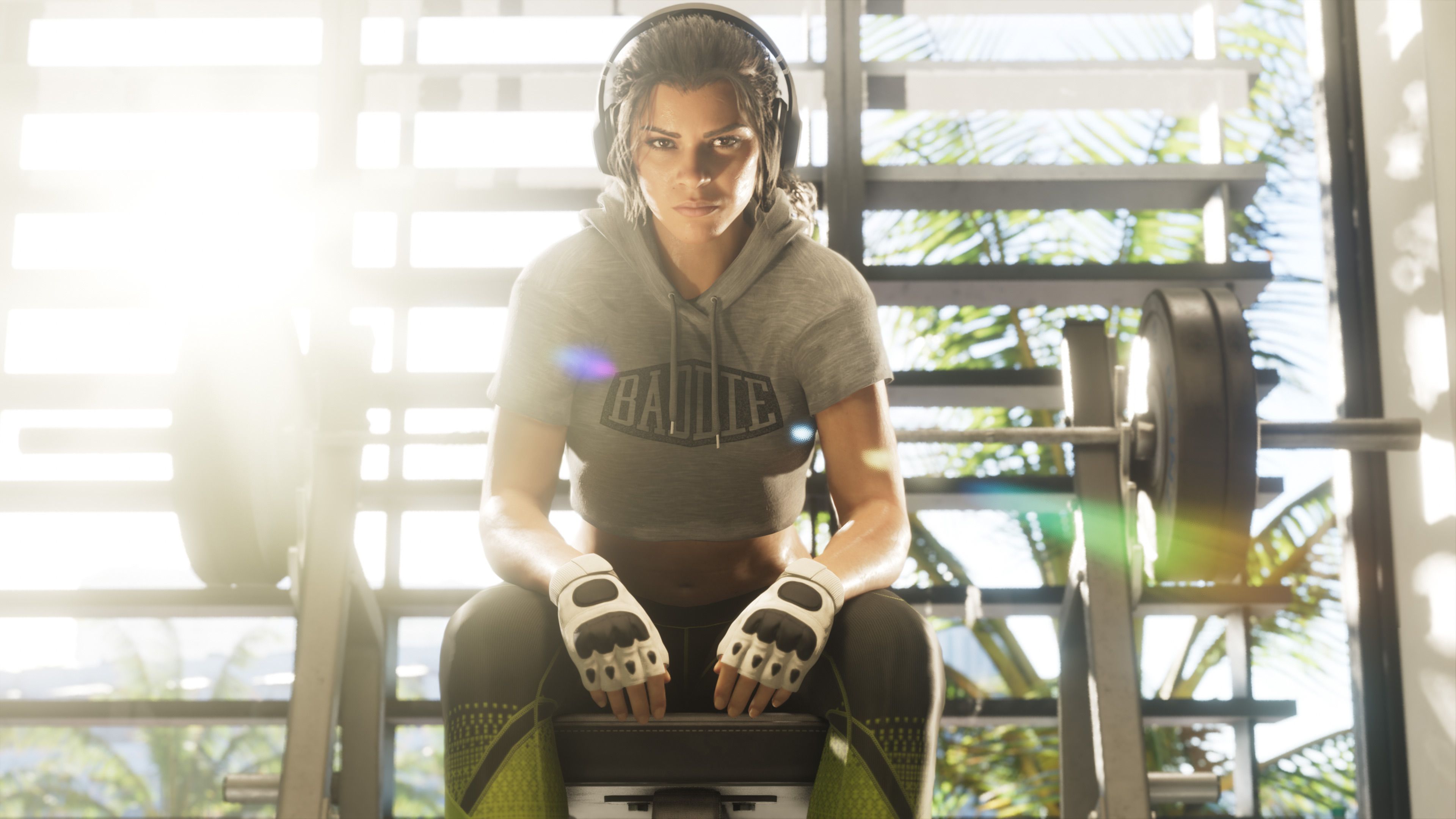 Lucia Caminos sobre una máquina de gimnasio